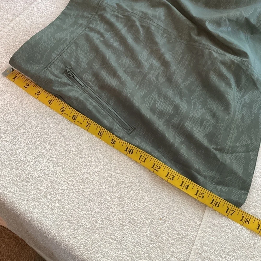 Orvis Classic Collection travel skort pull on elastic waist pocket camo Sz M NWT